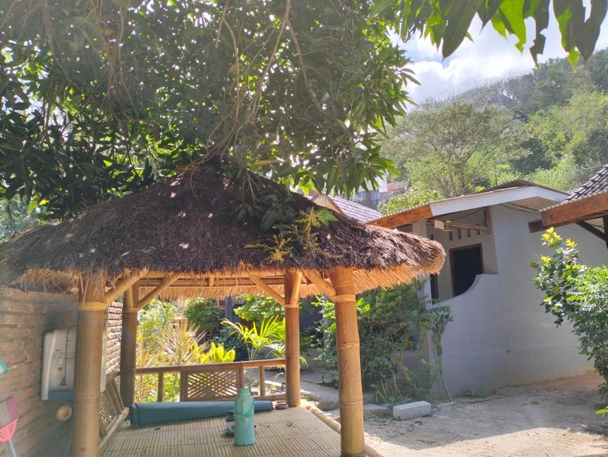 T&T Homestay Kuta  Экстерьер фото
