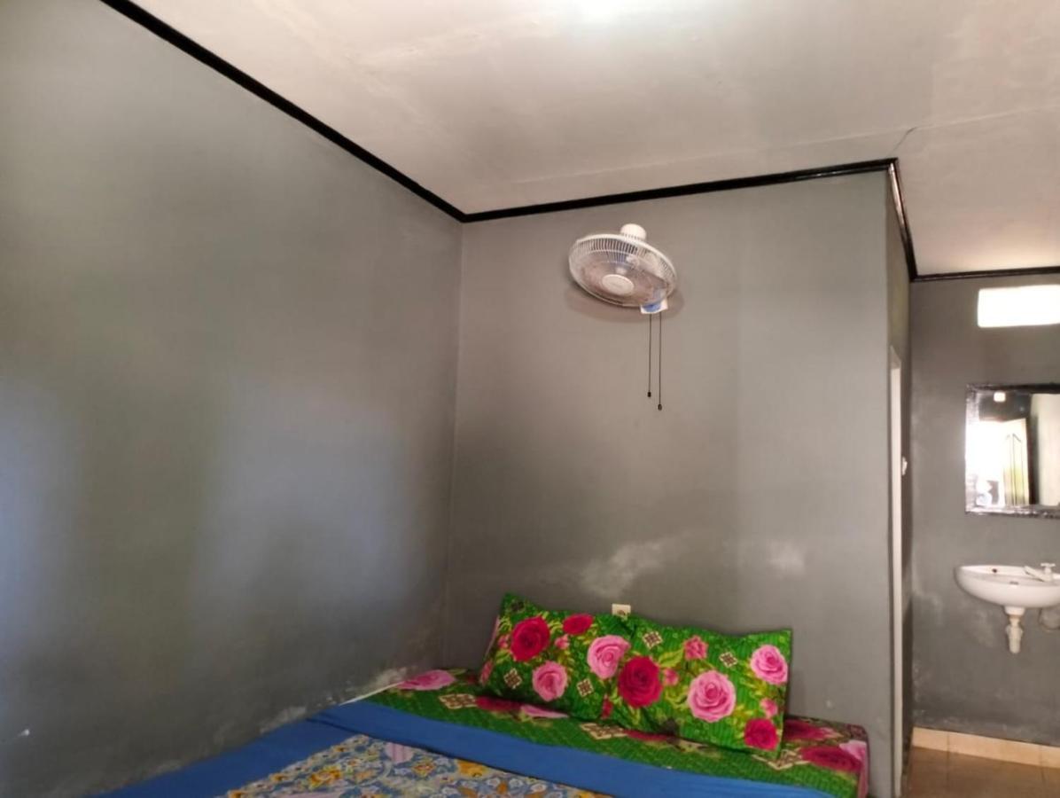 T&T Homestay Kuta  Экстерьер фото