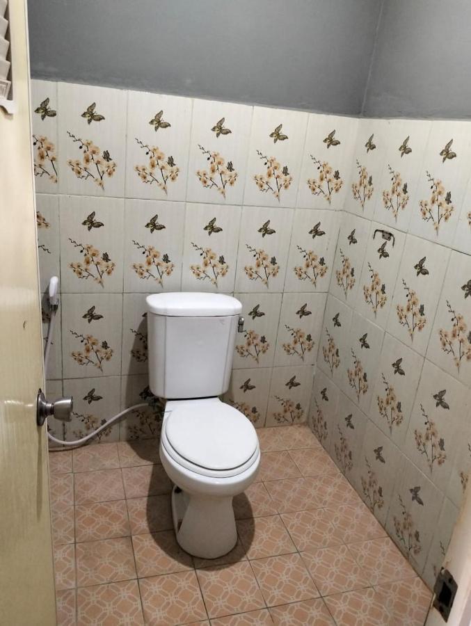 T&T Homestay Kuta  Экстерьер фото