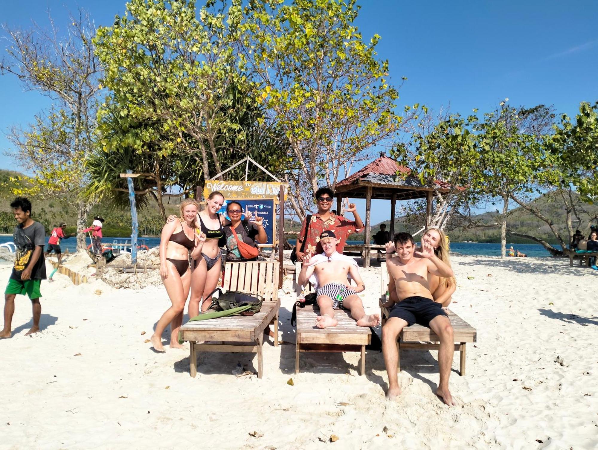 T&T Homestay Kuta  Экстерьер фото