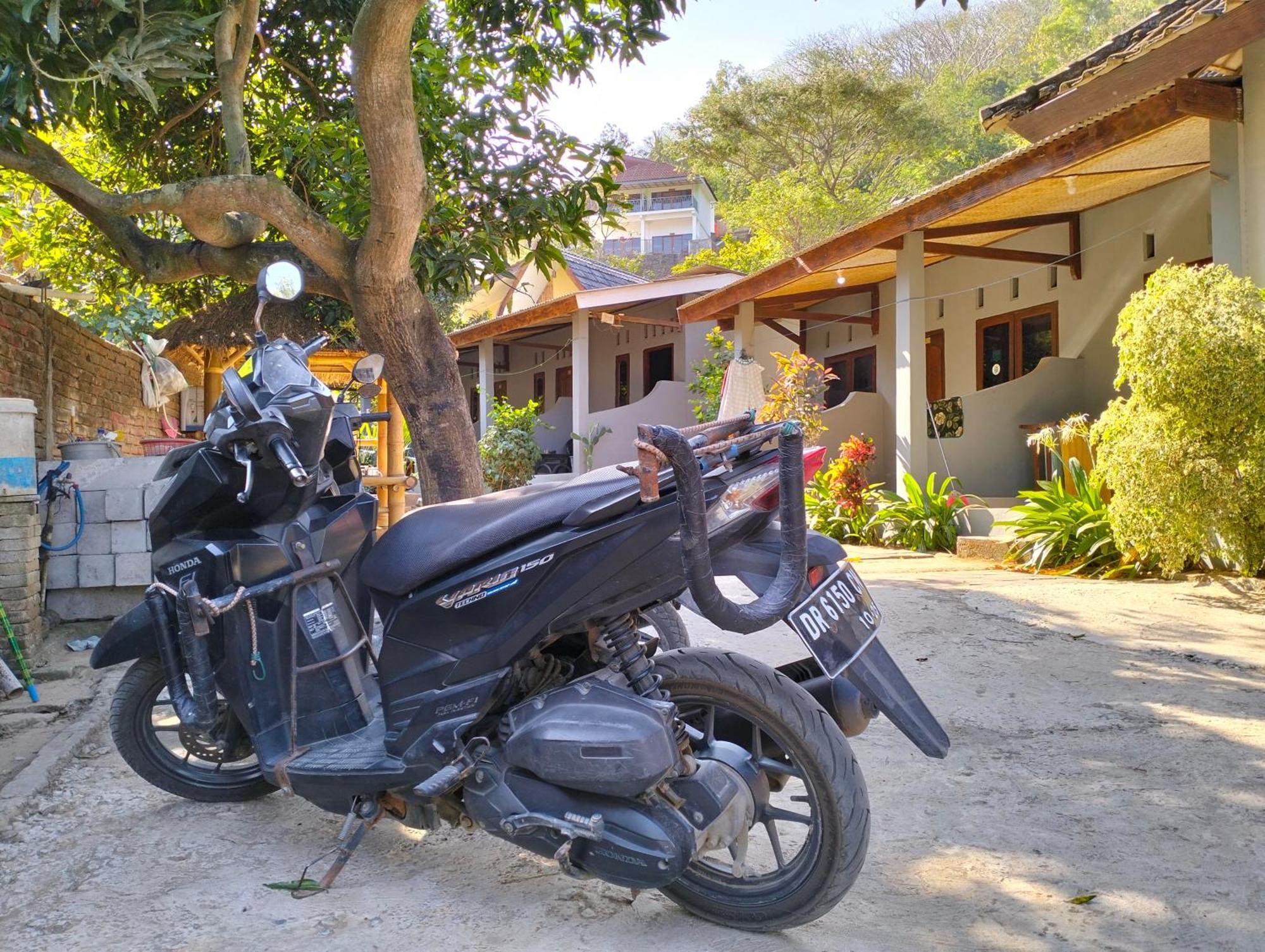 T&T Homestay Kuta  Экстерьер фото